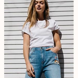 White cropped tee